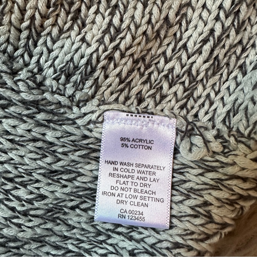 Design Lab Sweater - Picture 5 of 6